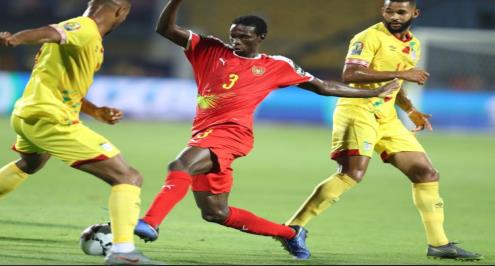 "منافس الأهلي" يقود غينيا الإستوائية إلى الدور الثاني لتصفيات مونديال 2022